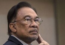 Pertimbang pengeluaran KWSP, moratorium jika mahu belanjawan diluluskan: Anwar