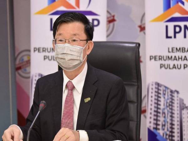 Kon Yeow disuntik vaksin Ahad ini