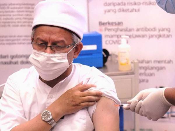 Zulkifli, Kiandee terima suntikan Covid-19
