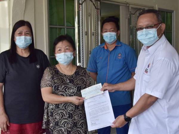 Dunia wanita warga emas gelap selepas kematian suami akibat Covid-19