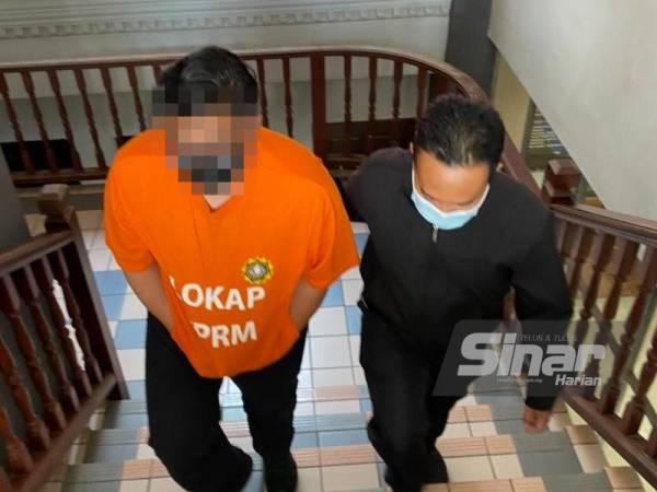 Sarjan direman disyaki minta rasuah RM2,000 Sarjan direman disyaki minta rasuah RM2,000
