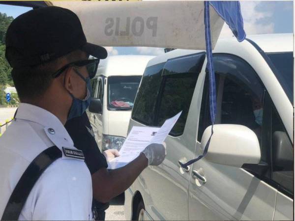 Guru dikompaun RM5,000 beri alasan mahu ambil buku di Terengganu Guru dikompaun RM5,000 beri alasan mahu ambil buku di Terengganu