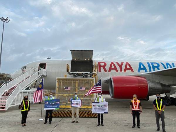 Pesawat bawa 1 juta vaksin Pfizer sumbangan AS selamat mendarat