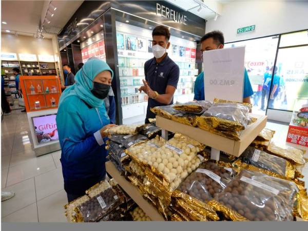 30 peratus petugas barisan hadapan pelancongan divaksin