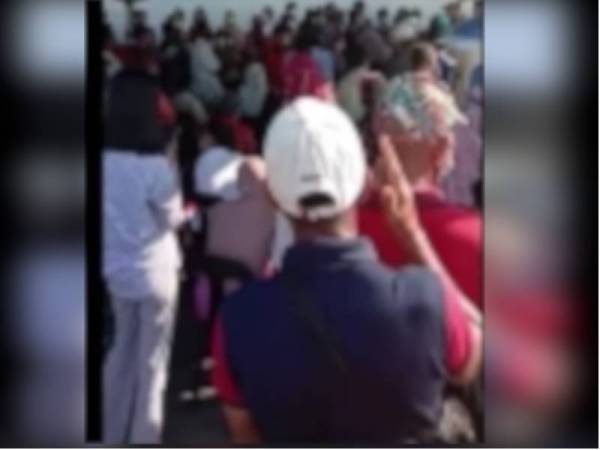 Penduduk luar serbu PPV Taman Harmoni