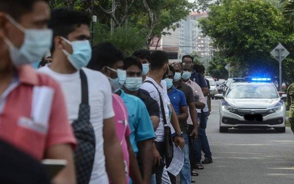 Syarikat swasta perlu daftar vaksin pekerja asing bawah PIKAS