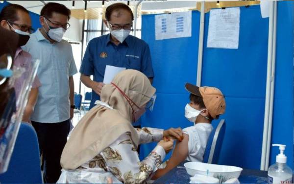 Vaksin: 30.1 peratus daripada 2.53 juta pelajar terima dos pertama Vaksin: 30.1 peratus daripada 2.53 juta pelajar terima dos pertama