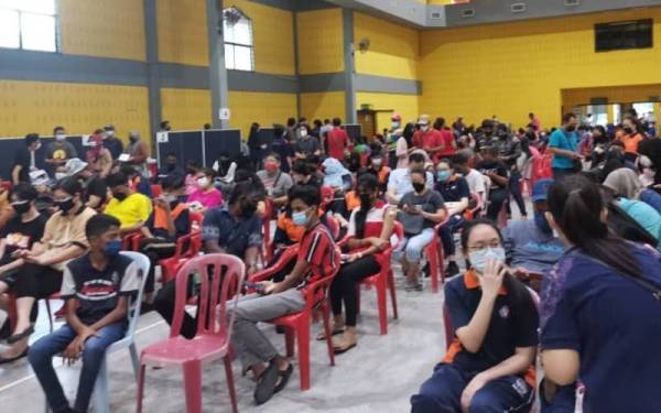 Pelajar sambut Deepavali tetap tunai tanggungjawab suntik vaksin
