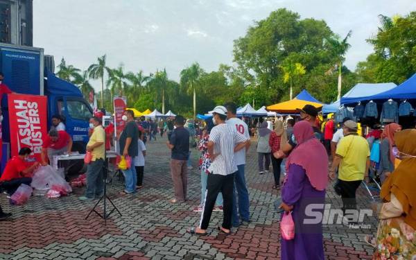 Gerai jualan akhbar Sinar Harian diserbu
