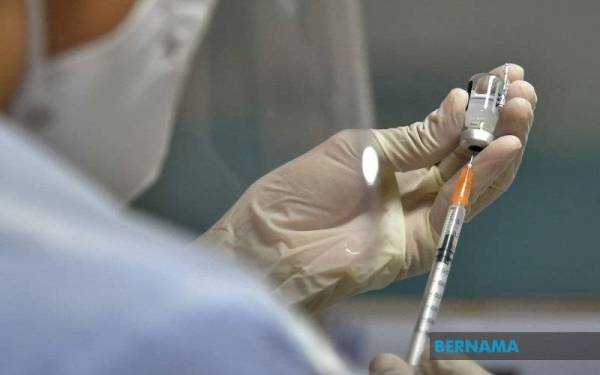 864,450 warga emas belum dapatkan dos penggalak 864,450 warga emas belum dapatkan dos penggalak